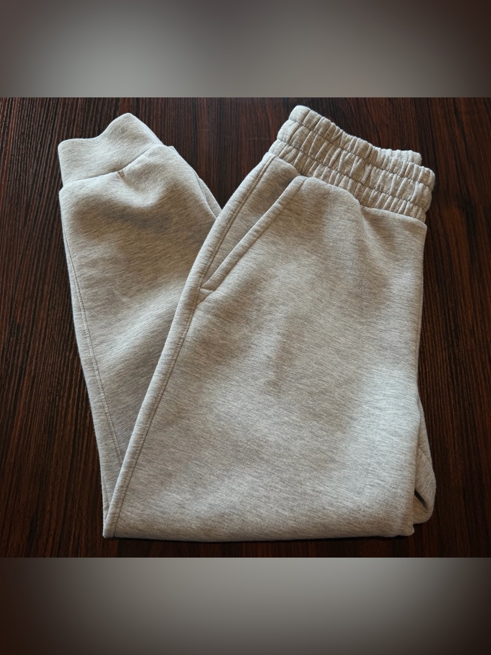 Old Navy Women’s Light Gray Bounce Fleece High Rise Jogger Size S Pet